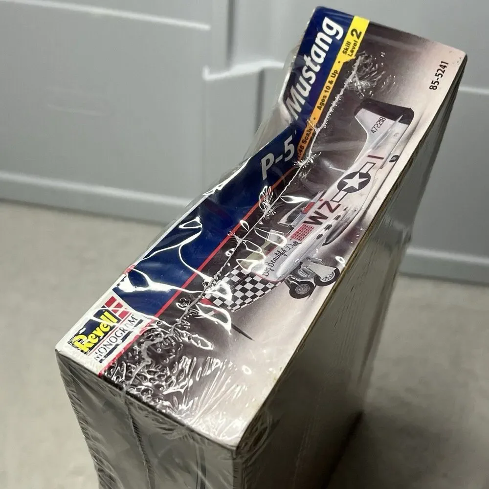 Revell P-51D Mustang WWII Fighter Plane 1:48 scale Plastic Model 85-5241 Sealed